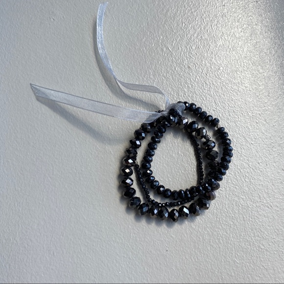 Bracelet & necklace duo: shiny black beads and metal beads 💃 - Picture 2 of 5